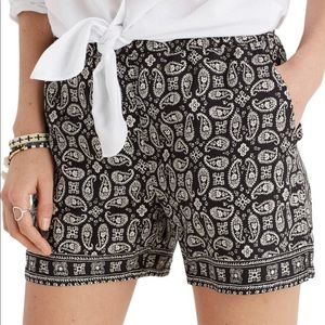 Madewell Foulard Print Shorts - Size Medium - Color Inked True Black
